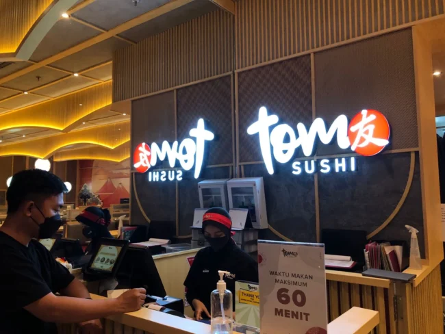 Bayar Tom Sushi