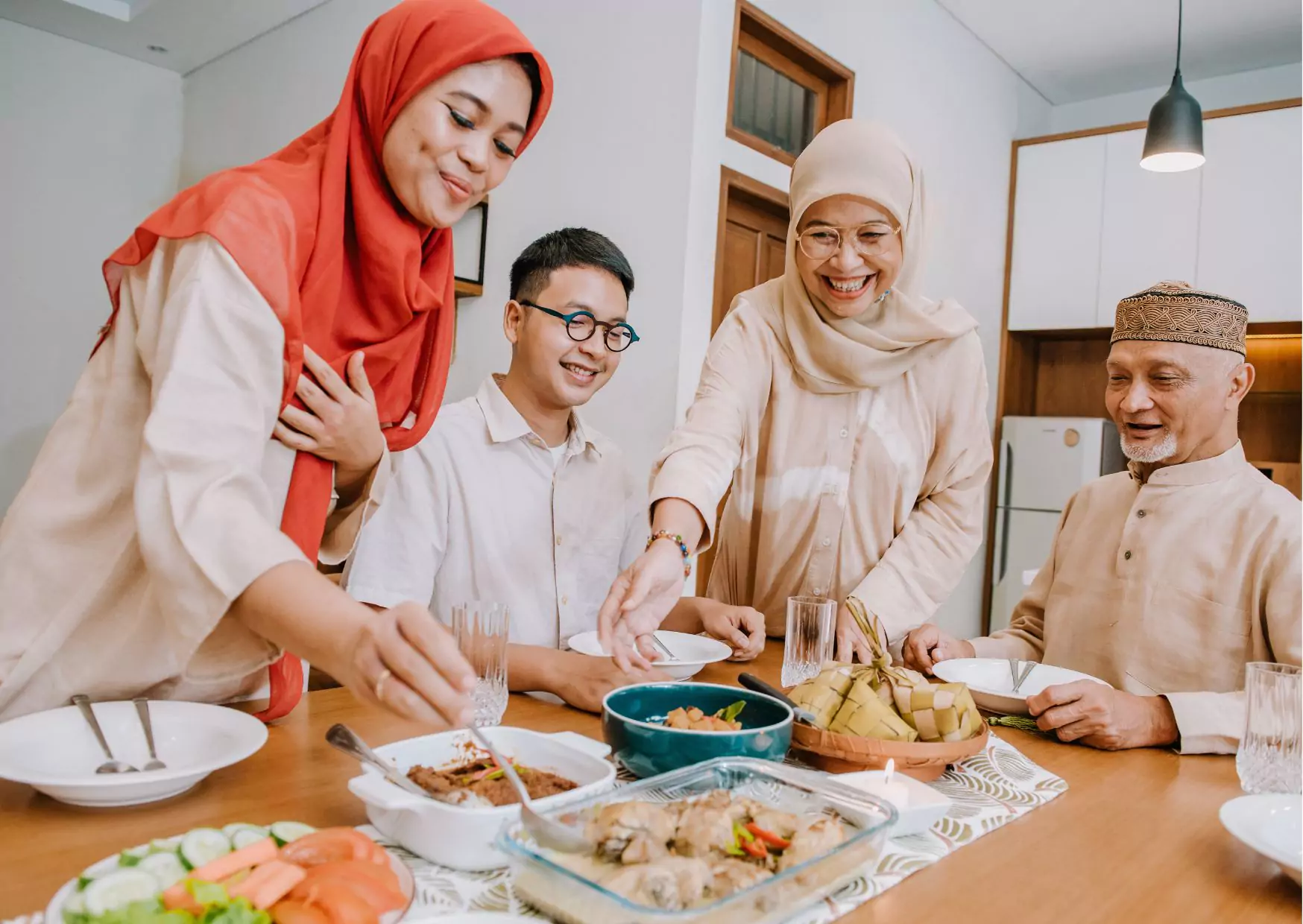 ilustrasi makan bersama keluarga