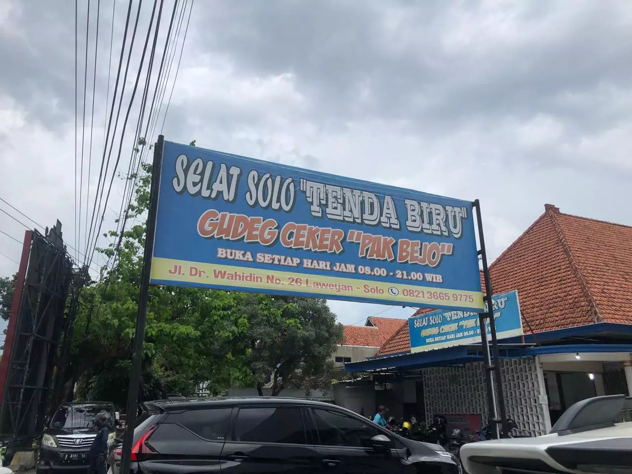 selat solo tenda biru dan gudeg ceker