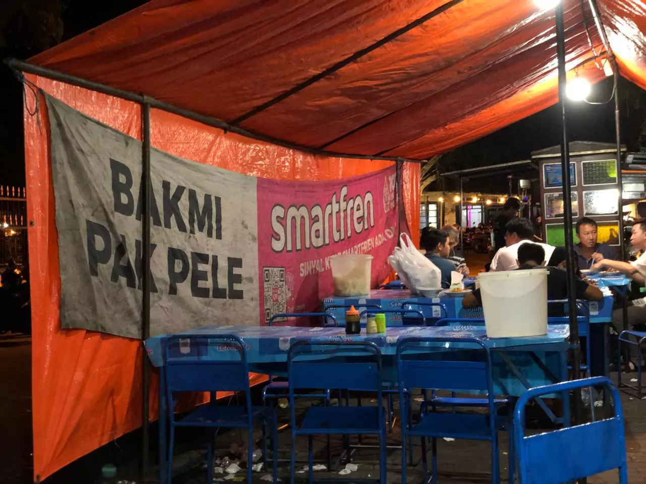 suasana di bakmi jawa pak pele