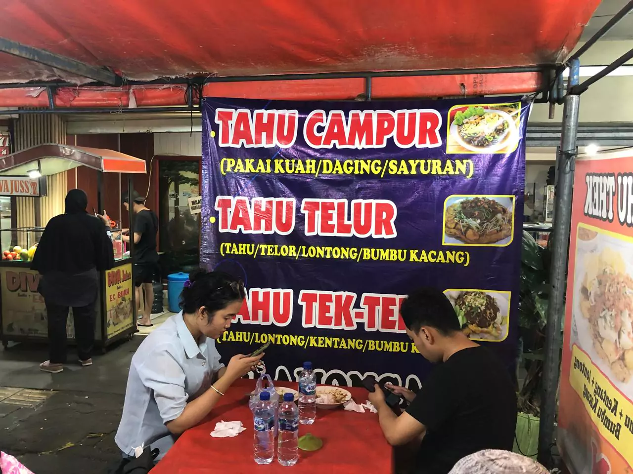 suasana di tahu telur lamongan jalan sabang