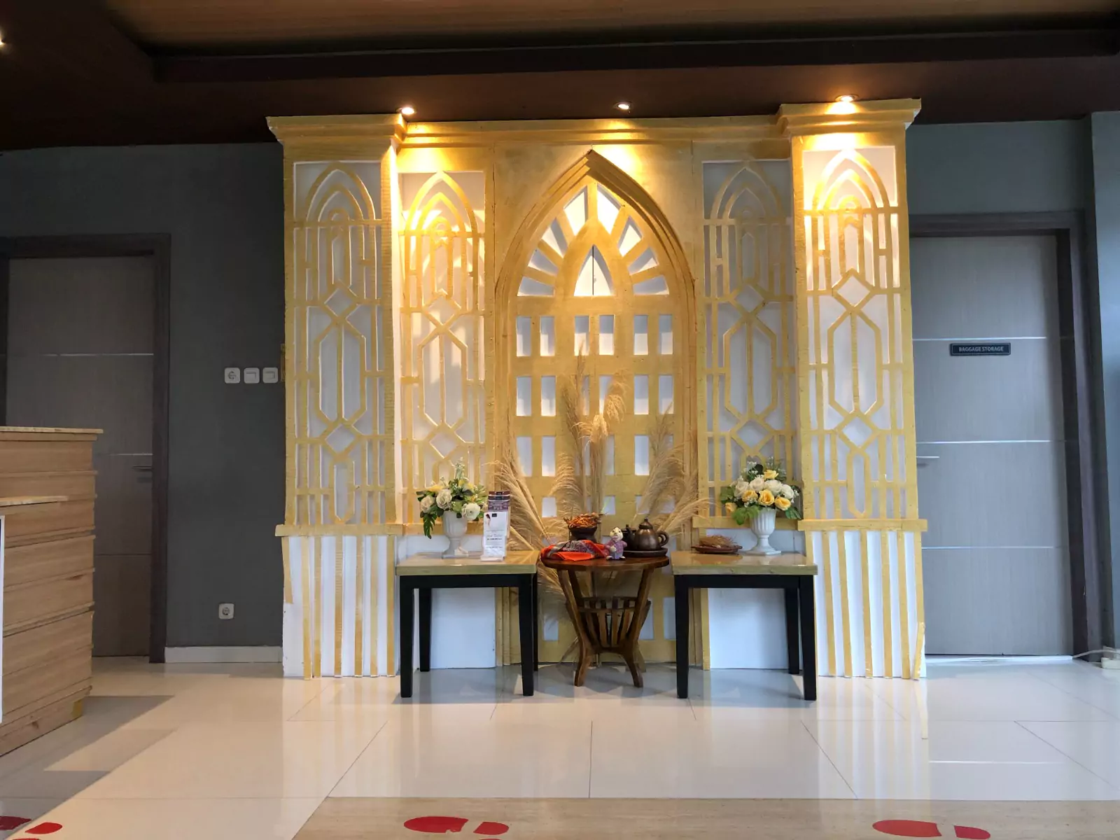 area lobby hotel semarang