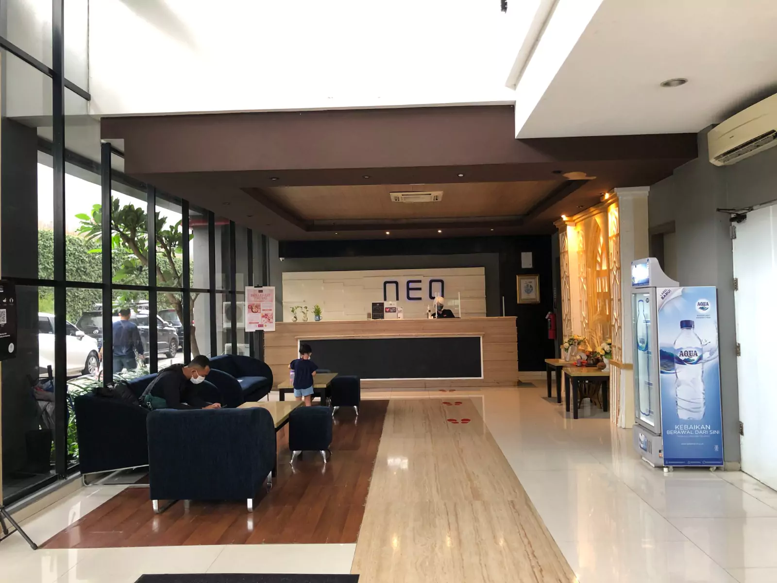 lobby hotel neo candi semarang