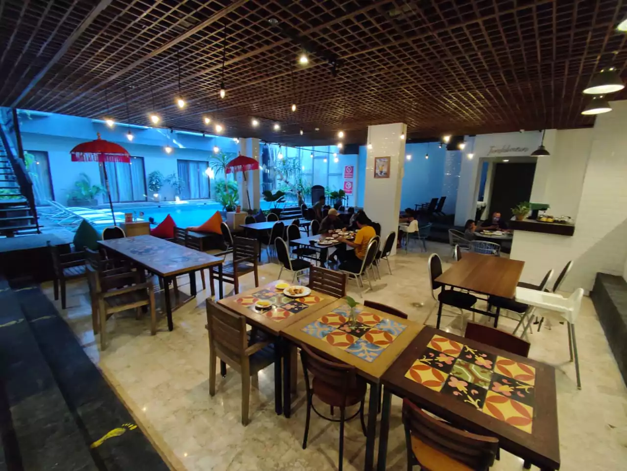 area sarapan di liberta hotel seminyak
