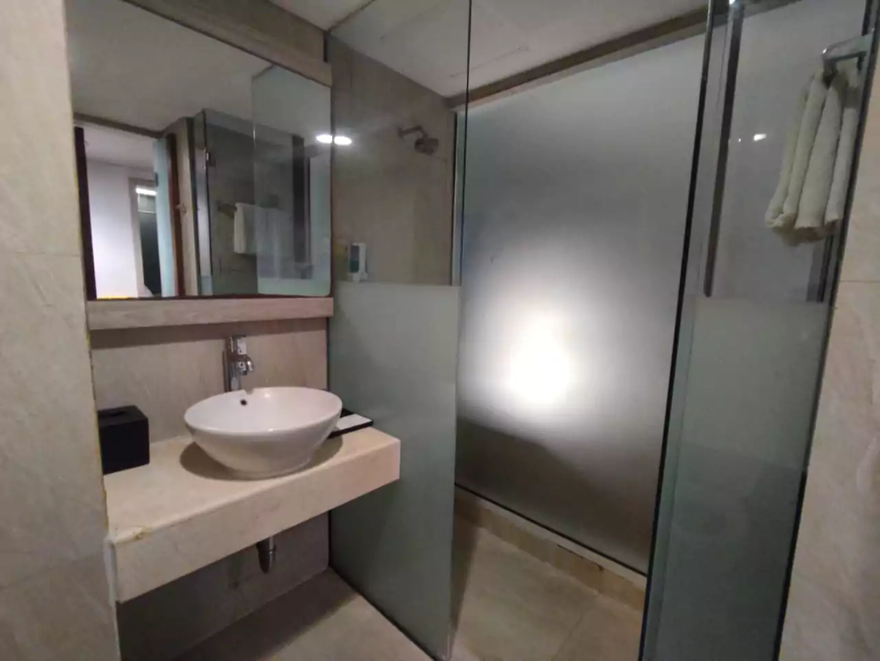 Kamar mandi Liberta Hotel Seminyak