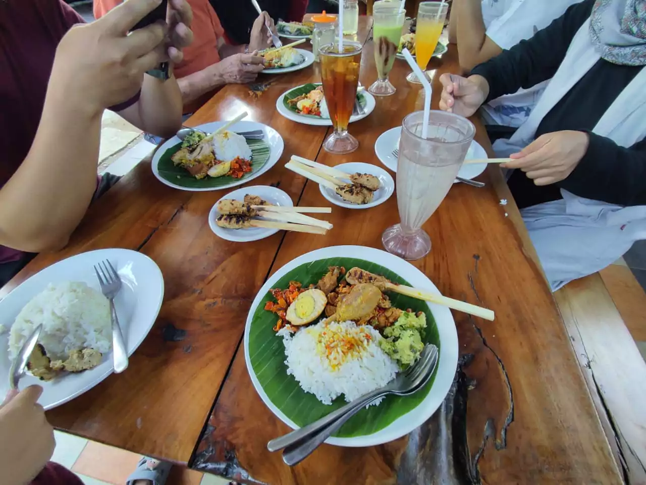 Review Nasi Ayam Kedewatan Ibu Mangku