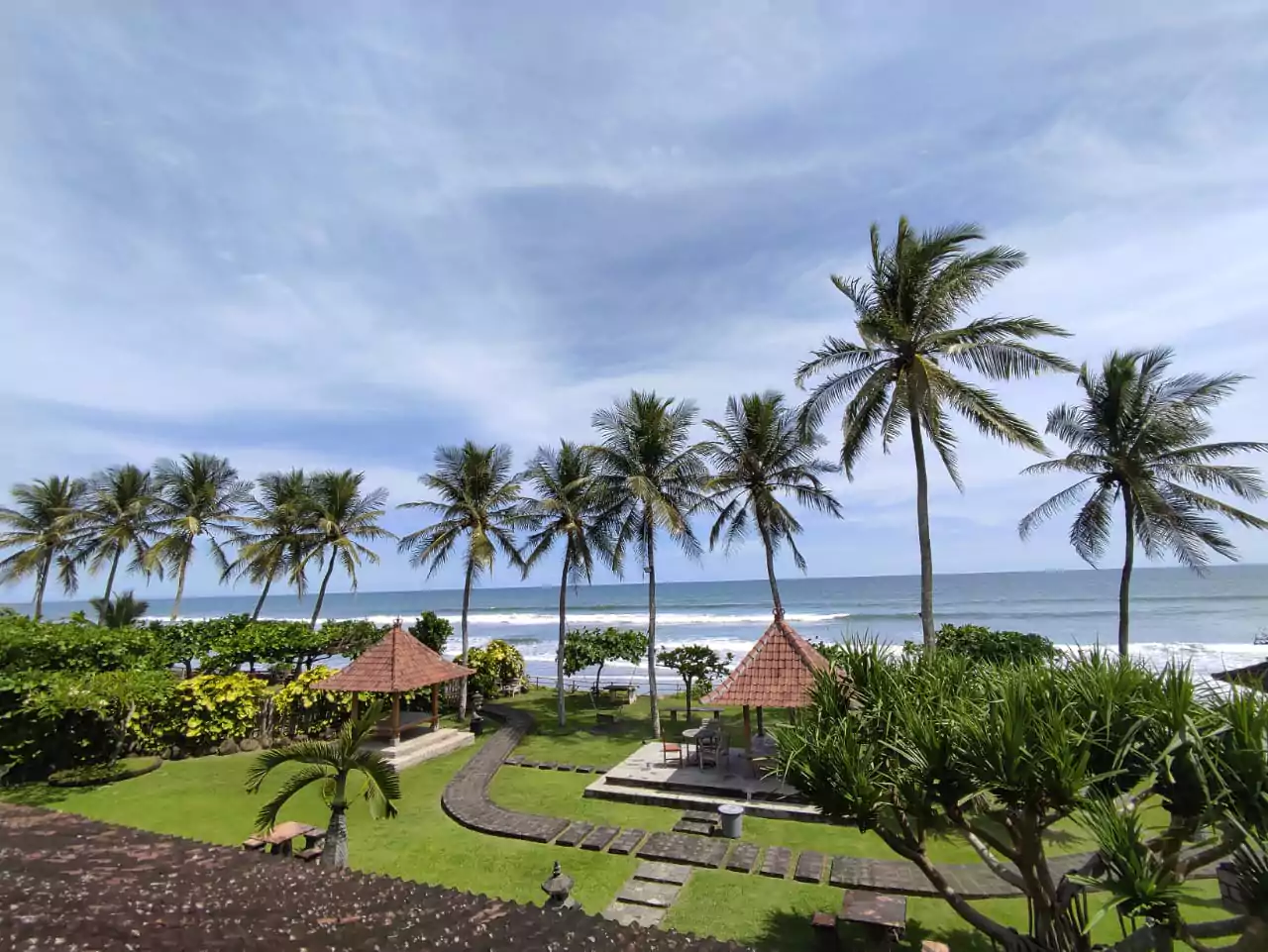 Pemandangan dari Warung Pantai