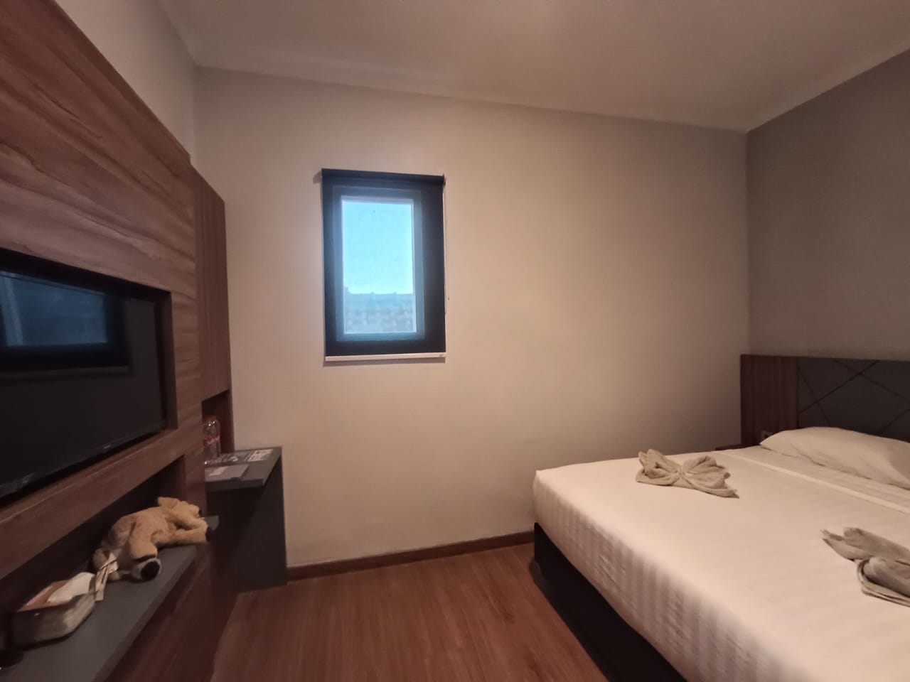 Jendela kamar kecil