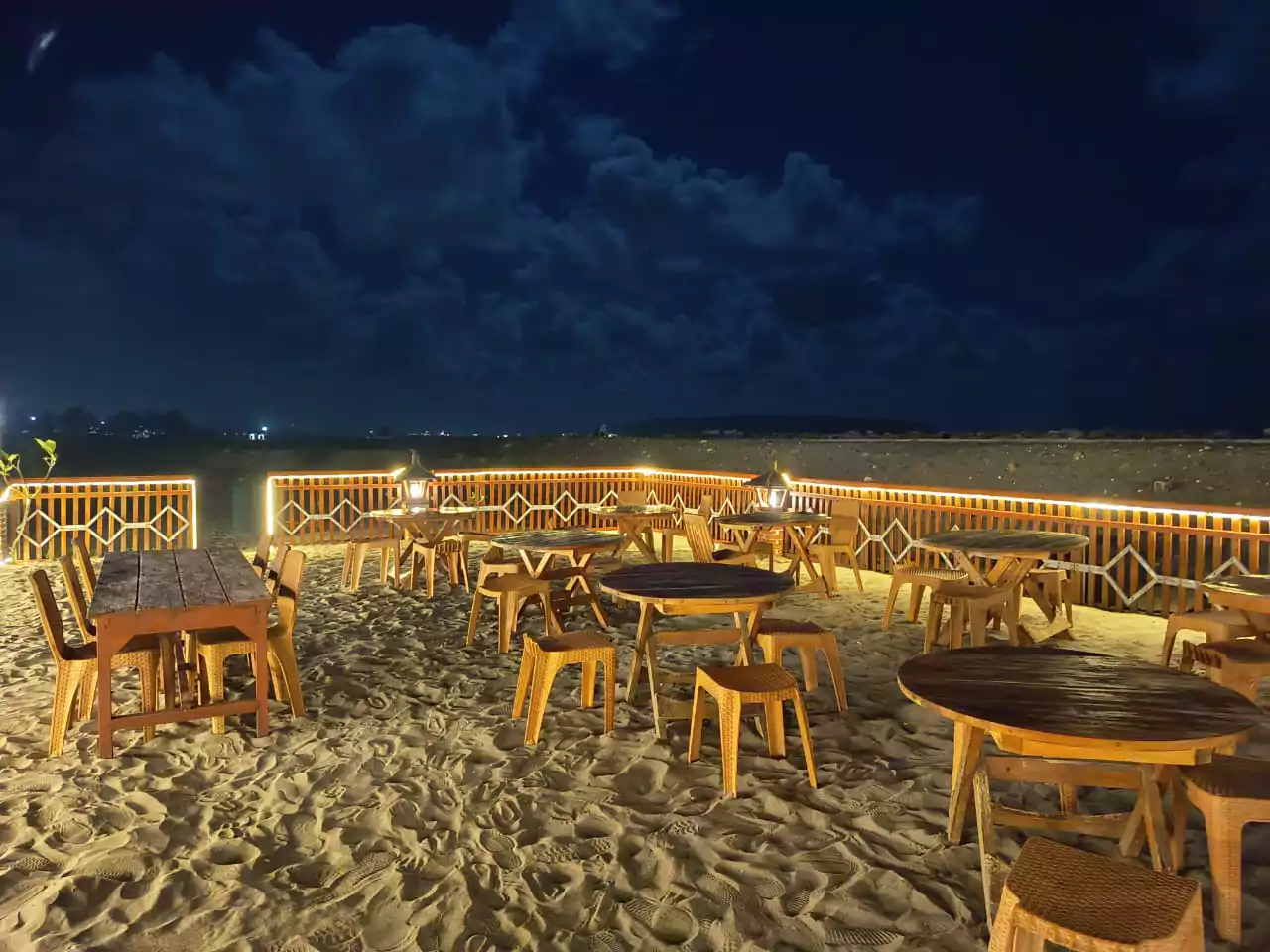Wisata Kuliner Seafood di Tepi Pantai