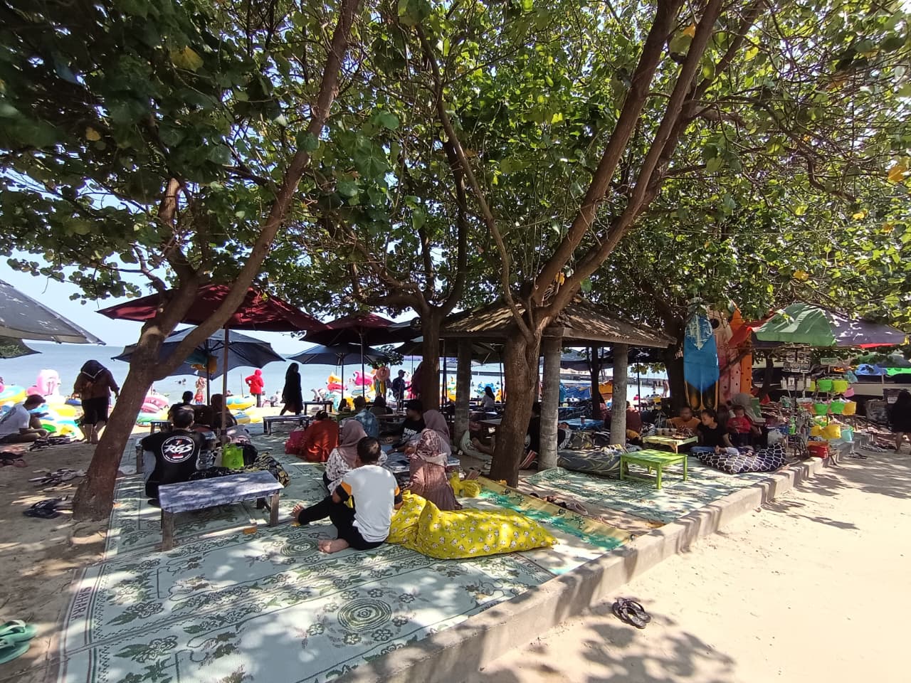 Wisata di sekitar pantai